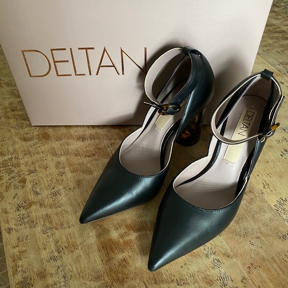 5.5 Black Heel Deltan/Dillards - Picture 1 of 4